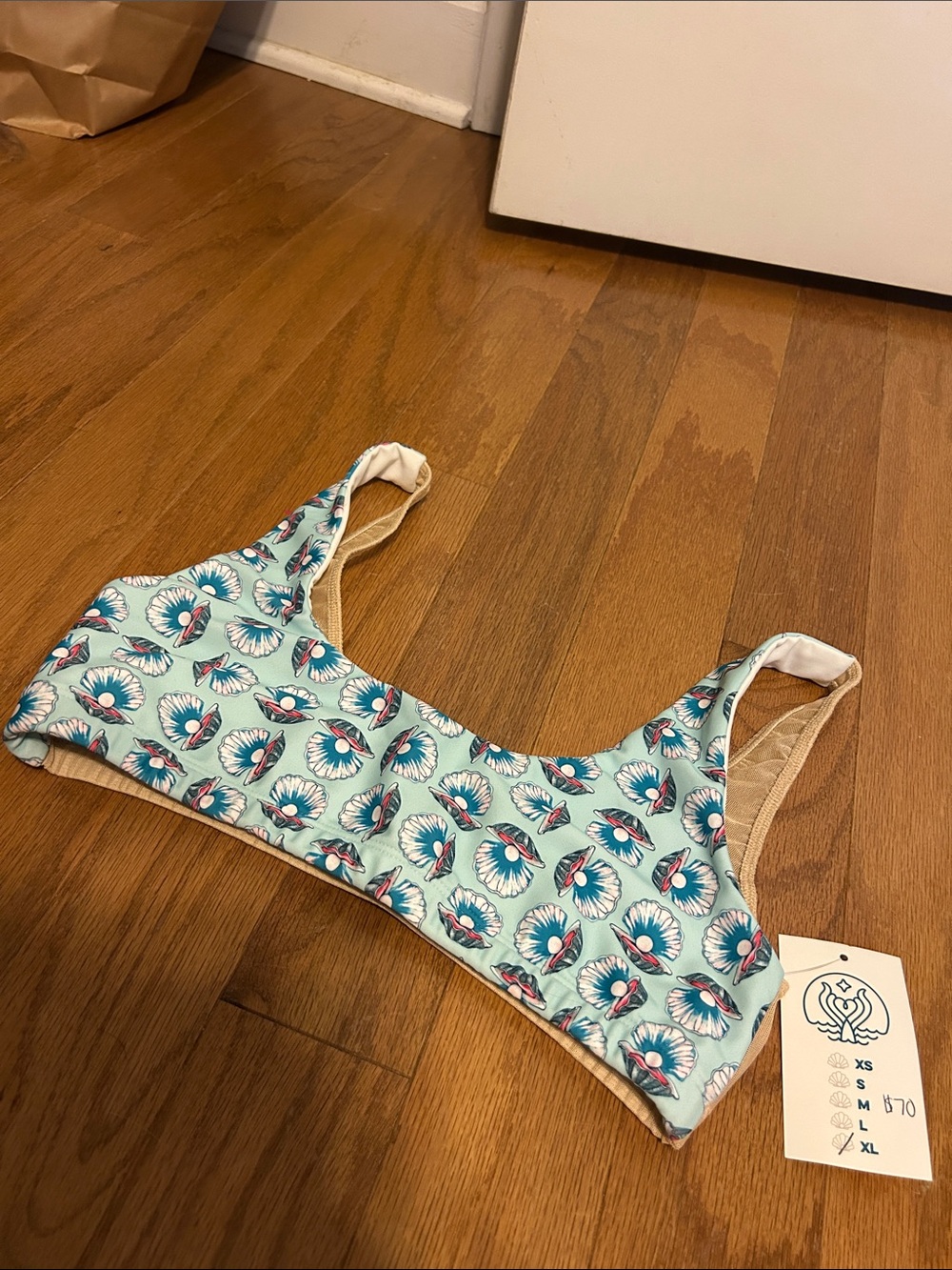 NWT Shell Print Bikini Top
